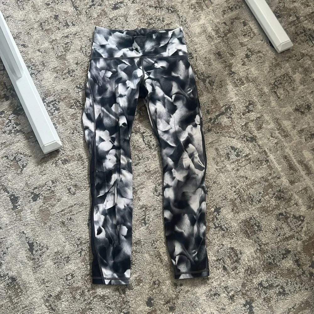 Lululemon Train Times 7/8 Pant 25” Interlaced Starlight Black / Black